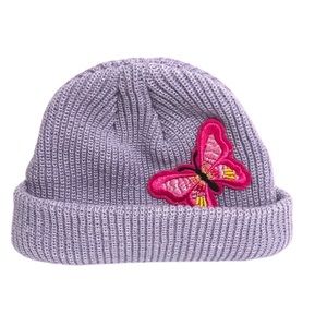 D-K LILAC RIBBED BEANIE WITH BUTTERFLY PATCH BNWT
